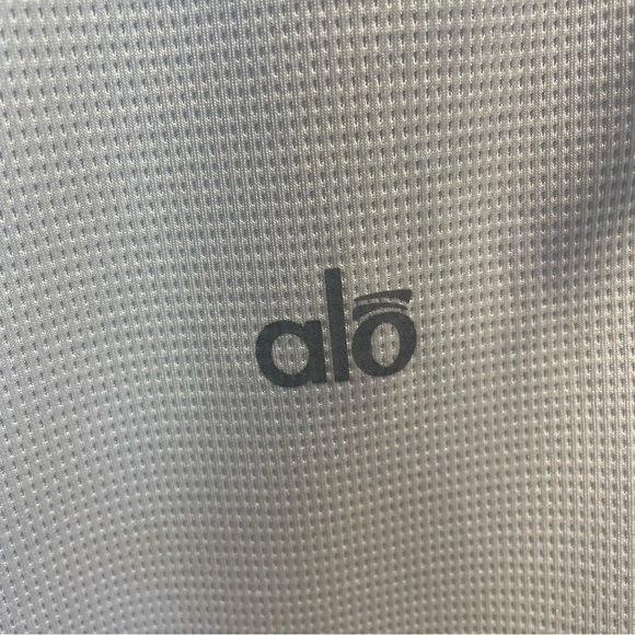 Large Alo White Workout Shirt - Picture 3 of 4